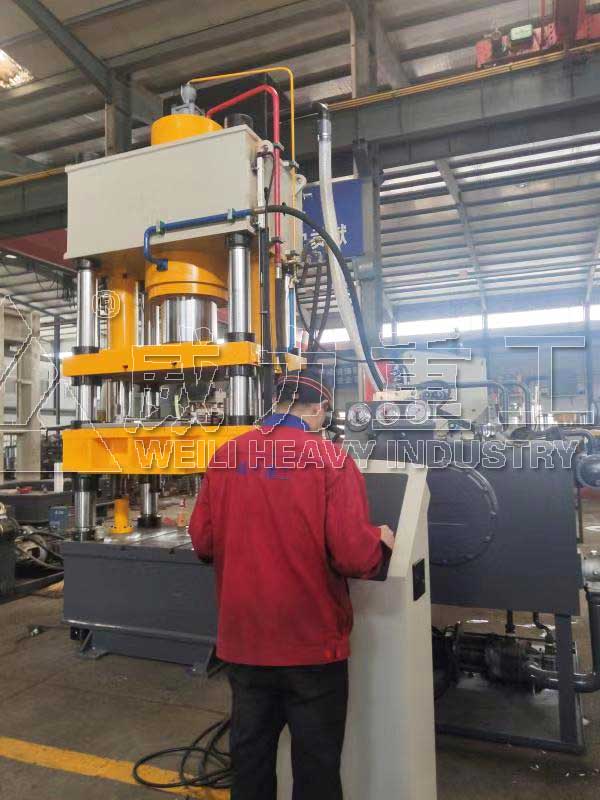 500噸伺服四柱液壓機(jī)調(diào)試