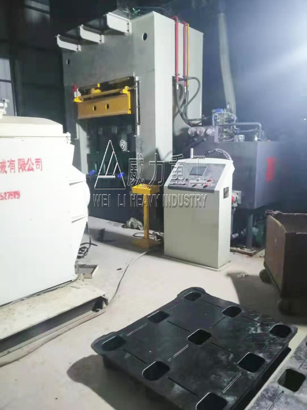 1000噸框架式塑料托盤(pán)模壓成型液壓機(jī)